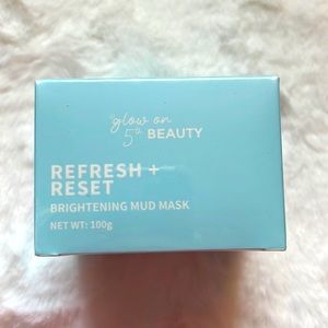 4/$25 Glow on 5th Beauty Refresh & Reset Brightening Rinse Off Mud Mask